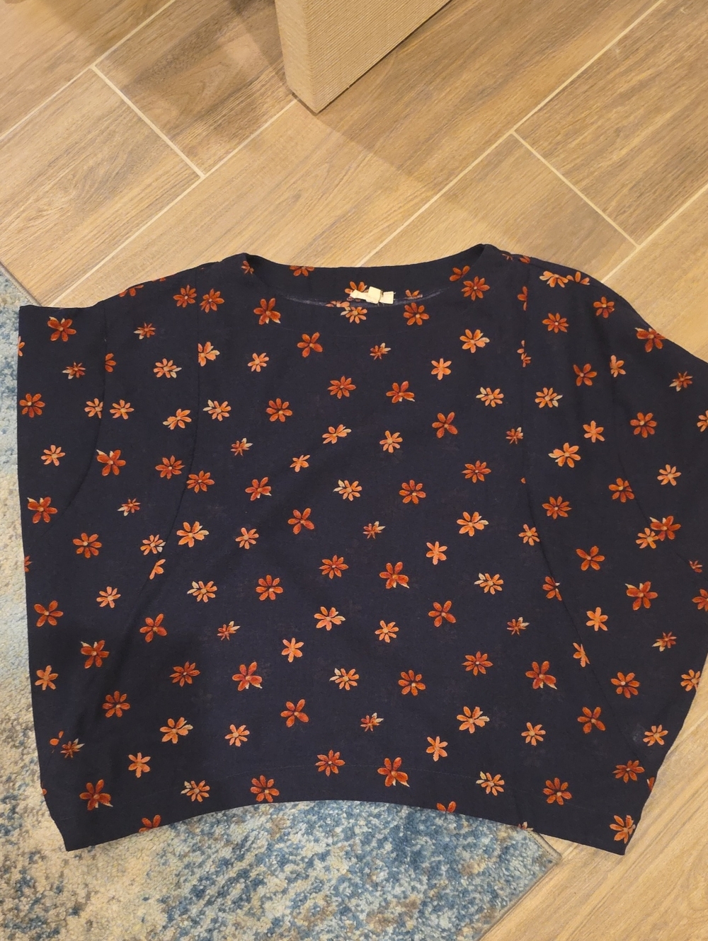 Beautiful  Easel Top with Floral Print